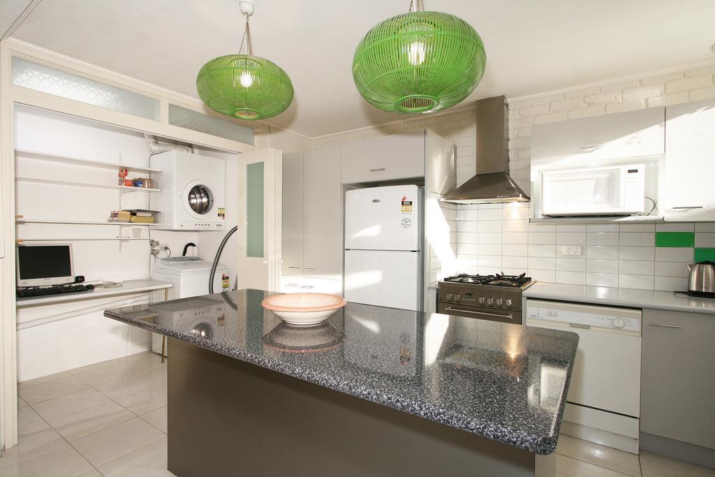 Wattle Holiday Rental Мельбурн Номер фото