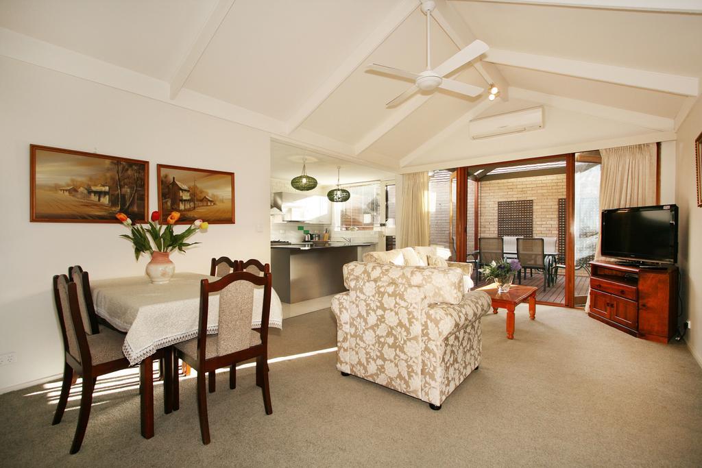 Wattle Holiday Rental Мельбурн Номер фото